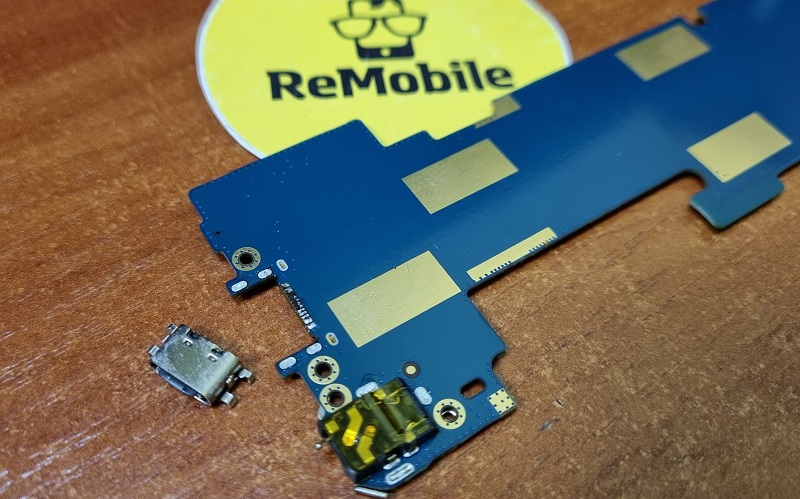 Відновлення гнізда зарядки з відірваними доріжками на платі