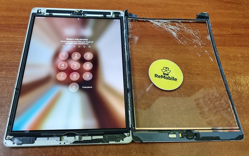 Заміна скла екрана iPad 10.2