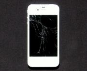 iPhone 4s упал и треснул экран